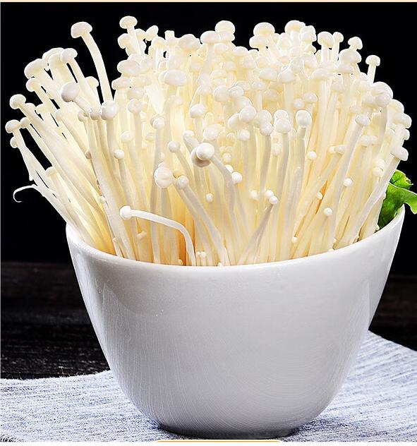 Delicious and savory enoki mushrooms